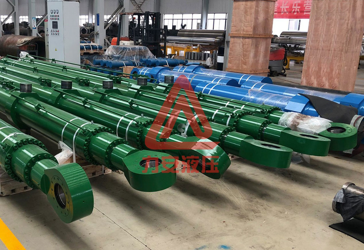 Hydraulic hoist for water conservancy and hydropower