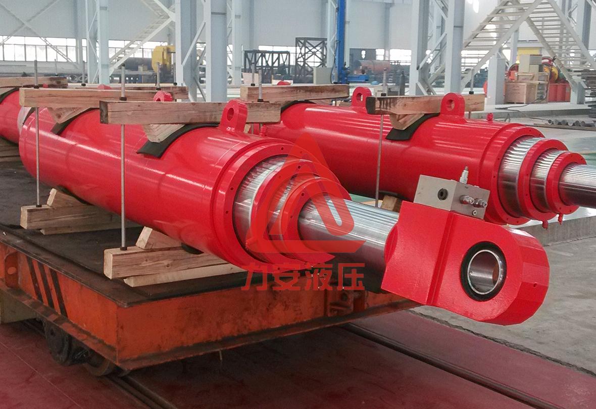 Multi-stage telescopic cylinder