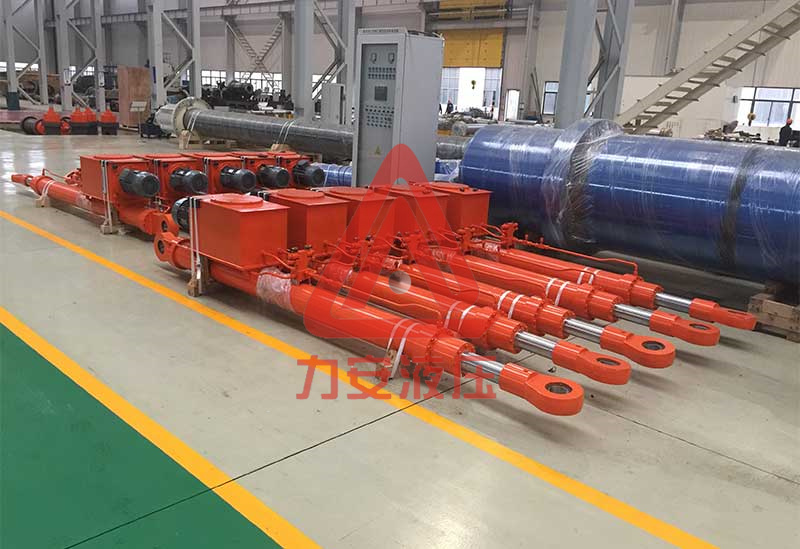Hydraulic hoist for water conservancy and hydropower