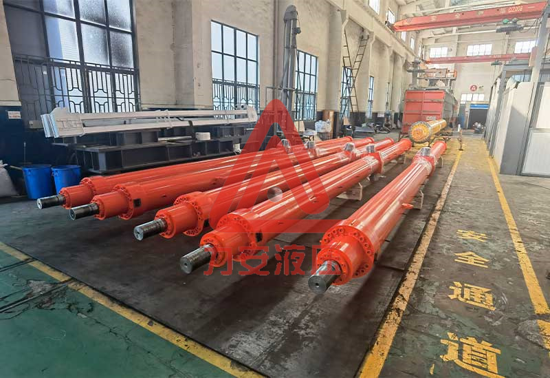 Hydraulic hoist for water conservancy and hydropower