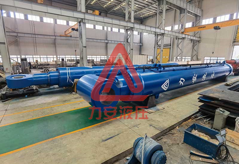 Offshore ship cylinder