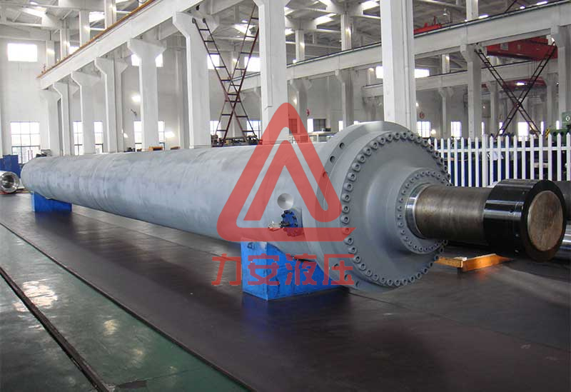 Hydraulic cold drawing machine cylinder