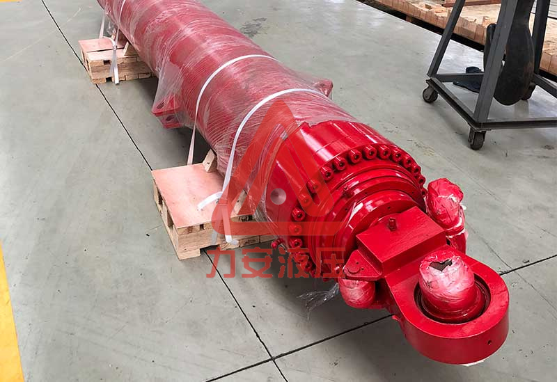 Multi-stage telescopic cylinder