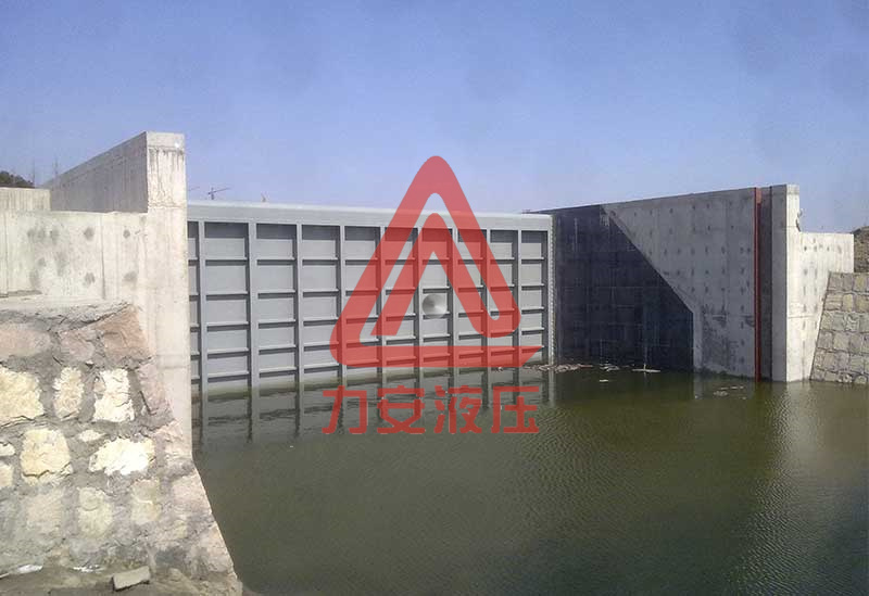 Steel dam, hydraulic dam