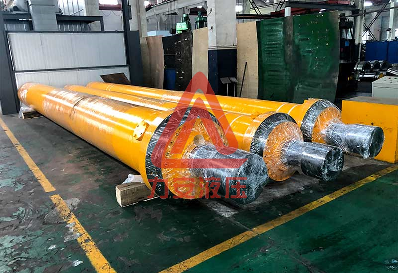 Hydraulic cold drawing machine cylinder
